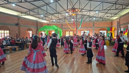 escolas-de-barra-funda-prestigiam-apresentacoes-tradicio ...